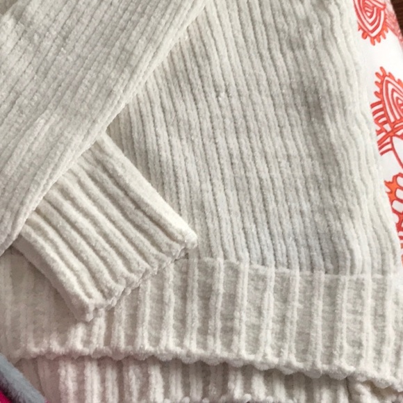 Sweater - Picture 2 of 5